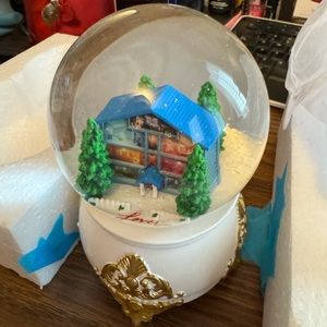 NEW + PRISTINE QUALITY Lover Taylor Swift Snowglobe